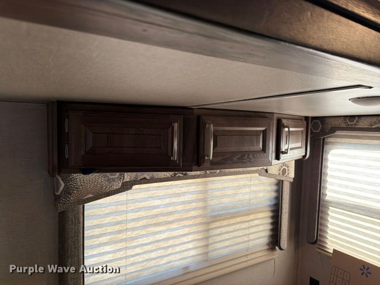 image for item FM8025 2018 Keystone Cougar camper