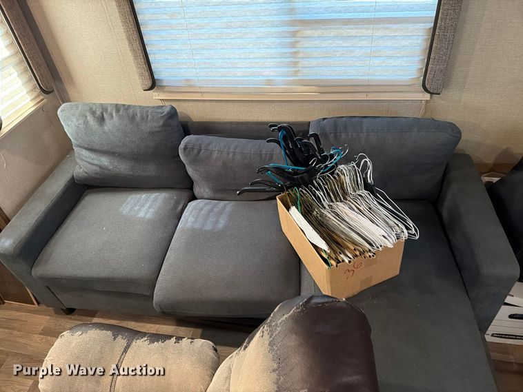 image for item FM8025 2018 Keystone Cougar camper