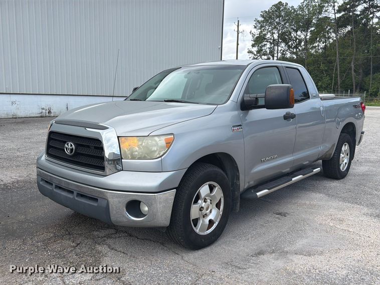 image for item FN2068 2008 Toyota Tundra pickup truck