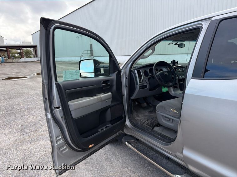 image for item FN2068 2008 Toyota Tundra pickup truck
