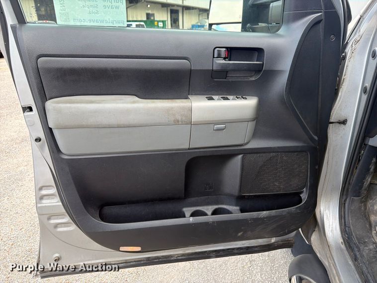 image for item FN2068 2008 Toyota Tundra pickup truck