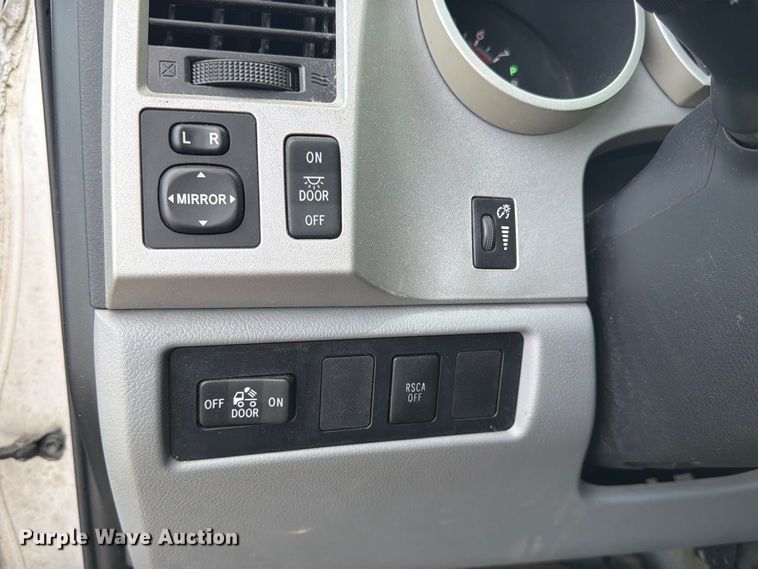image for item FN2068 2008 Toyota Tundra pickup truck