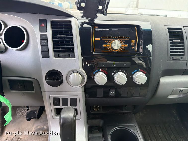 image for item FN2068 2008 Toyota Tundra pickup truck