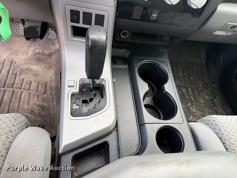 image for item FN2068 2008 Toyota Tundra pickup truck