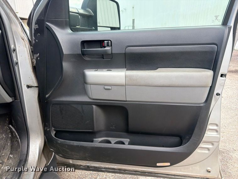 image for item FN2068 2008 Toyota Tundra pickup truck