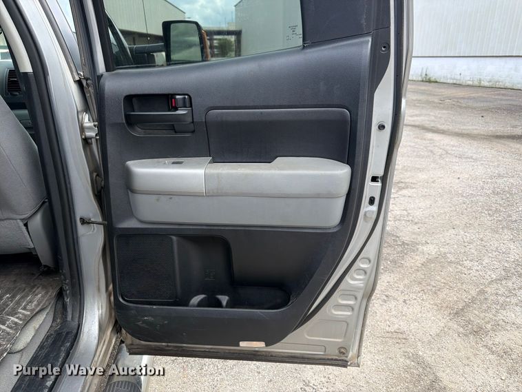 image for item FN2068 2008 Toyota Tundra pickup truck