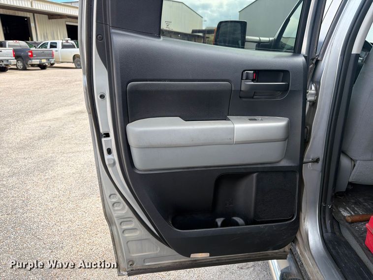 image for item FN2068 2008 Toyota Tundra pickup truck