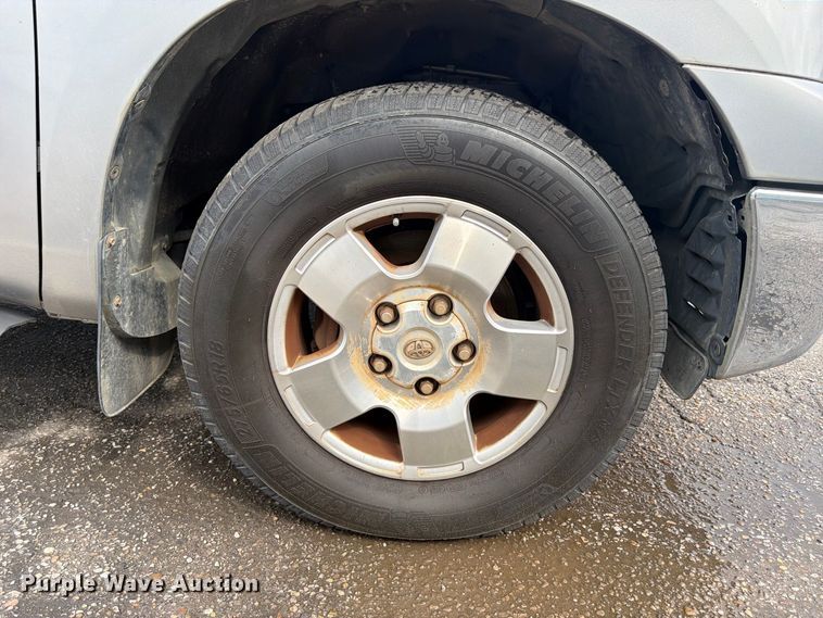 image for item FN2068 2008 Toyota Tundra pickup truck