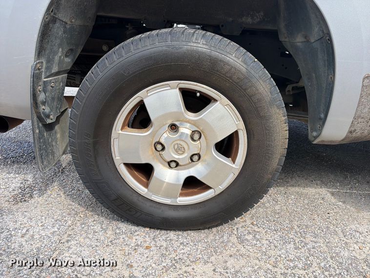 image for item FN2068 2008 Toyota Tundra pickup truck