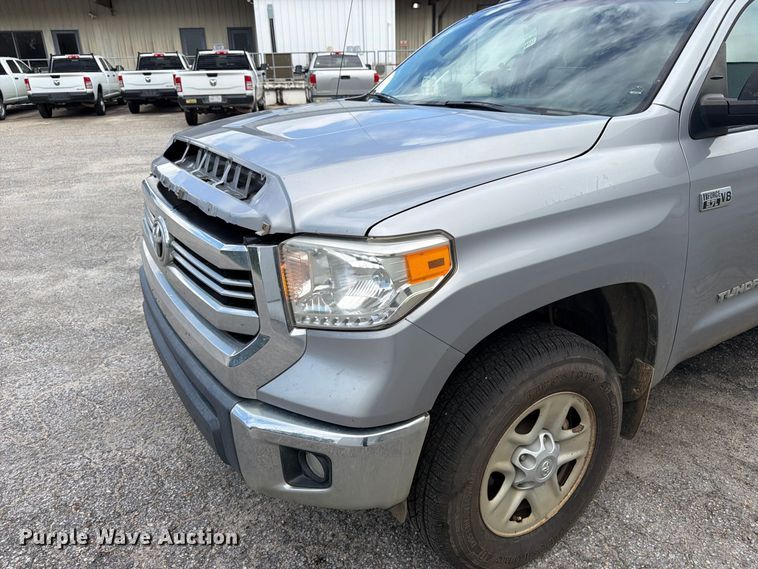 image for item FN2069 2016 Toyota Tundra pickup truck
