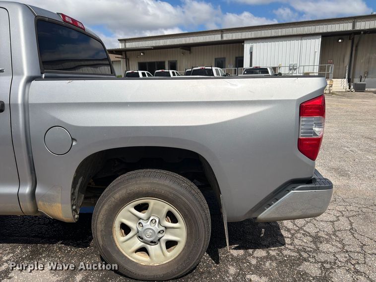 image for item FN2069 2016 Toyota Tundra pickup truck