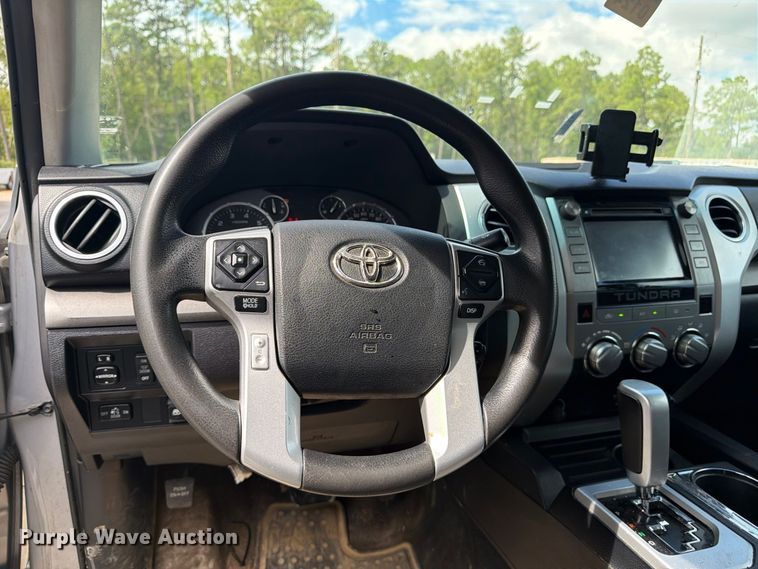 image for item FN2069 2016 Toyota Tundra pickup truck
