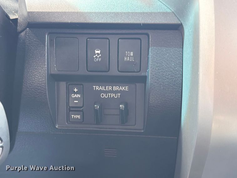 image for item FN2069 2016 Toyota Tundra pickup truck
