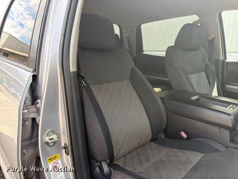 image for item FN2069 2016 Toyota Tundra pickup truck