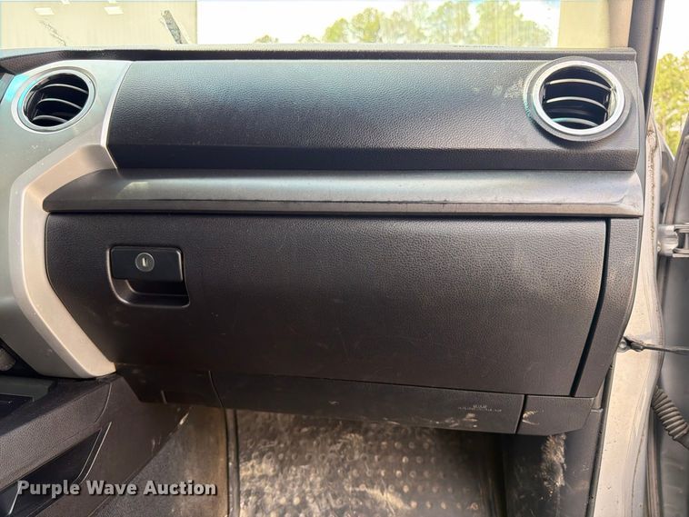 image for item FN2069 2016 Toyota Tundra pickup truck
