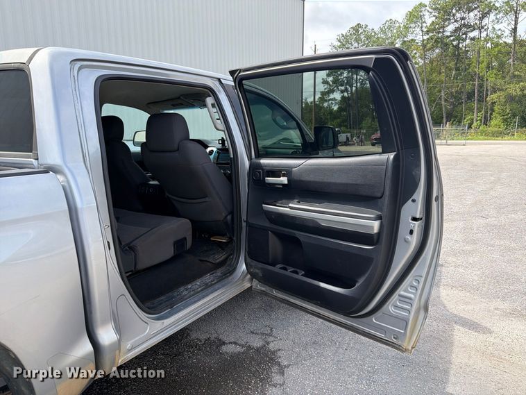 image for item FN2069 2016 Toyota Tundra pickup truck