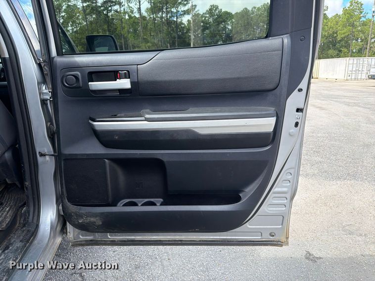 image for item FN2069 2016 Toyota Tundra pickup truck