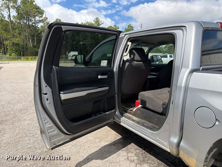 image for item FN2069 2016 Toyota Tundra pickup truck