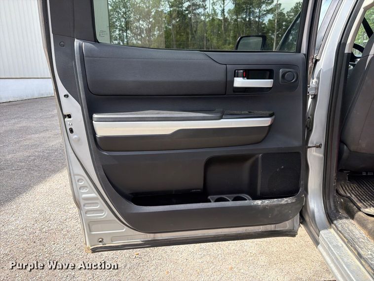 image for item FN2069 2016 Toyota Tundra pickup truck