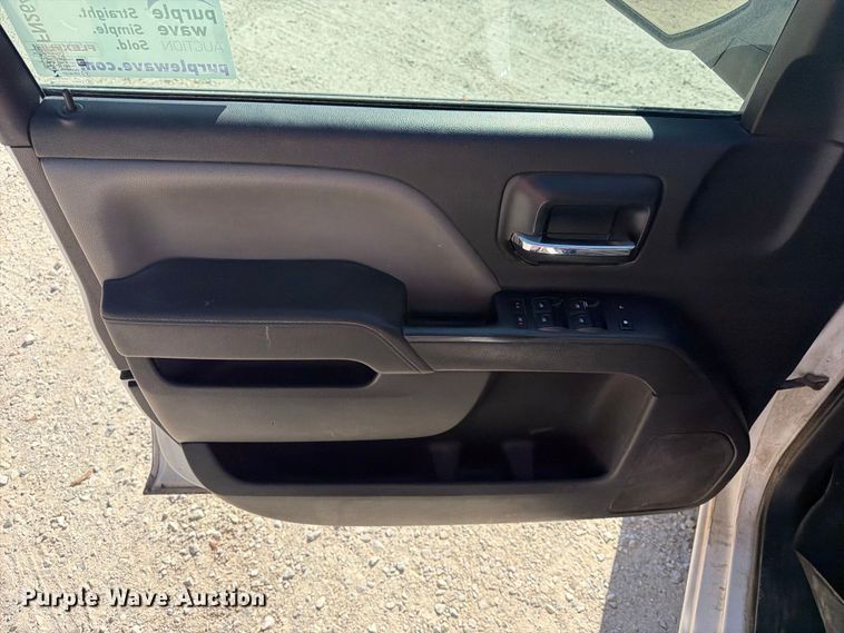 image for item FN2645 2015 GMC Sierra 2500HD Crew Cab pickup truck