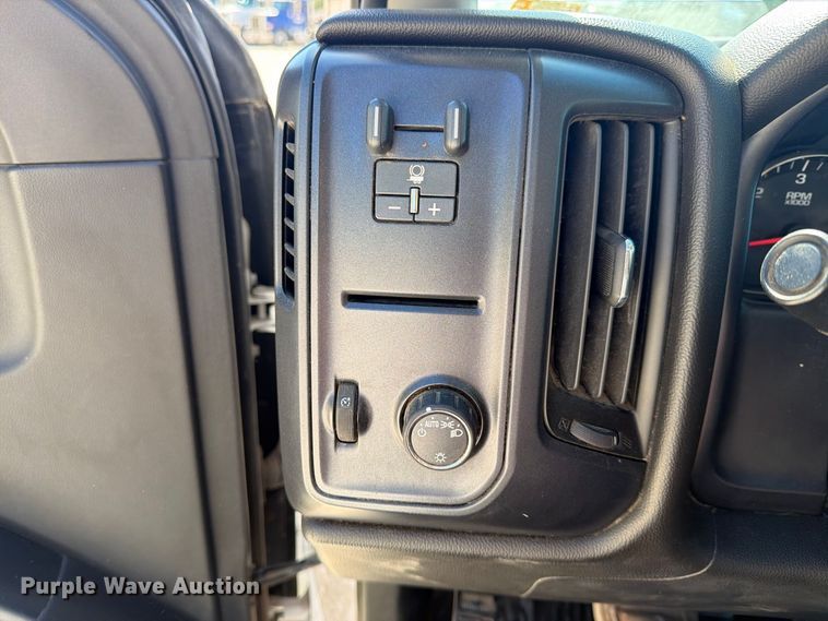 image for item FN2645 2015 GMC Sierra 2500HD Crew Cab pickup truck