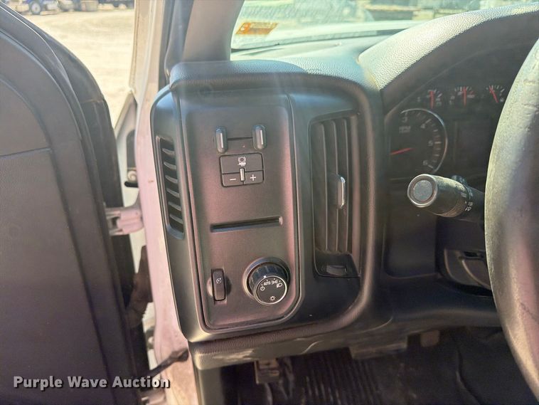 image for item FN2645 2015 GMC Sierra 2500HD Crew Cab pickup truck