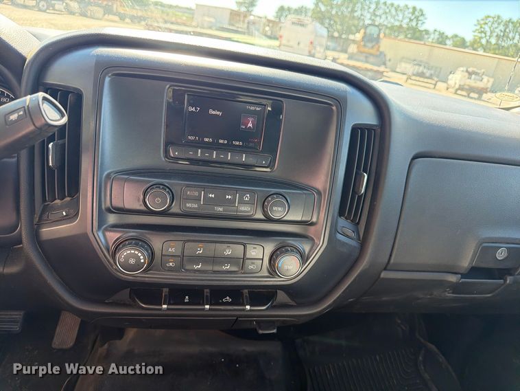 image for item FN2645 2015 GMC Sierra 2500HD Crew Cab pickup truck