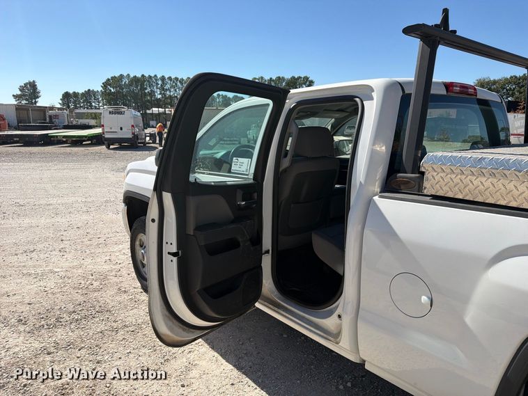 image for item FN2645 2015 GMC Sierra 2500HD Crew Cab pickup truck