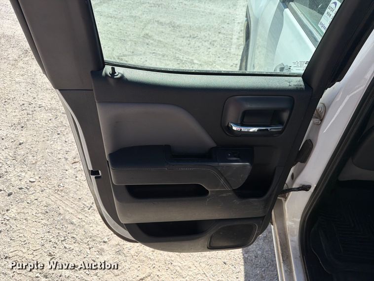image for item FN2645 2015 GMC Sierra 2500HD Crew Cab pickup truck