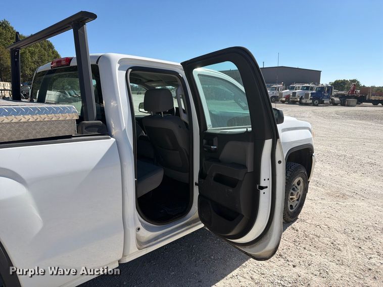image for item FN2645 2015 GMC Sierra 2500HD Crew Cab pickup truck