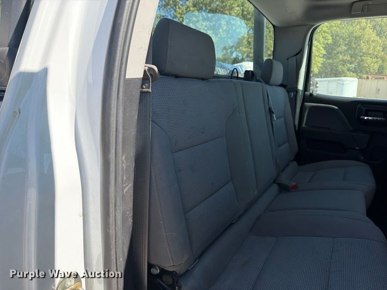 image for item FN2645 2015 GMC Sierra 2500HD Crew Cab pickup truck