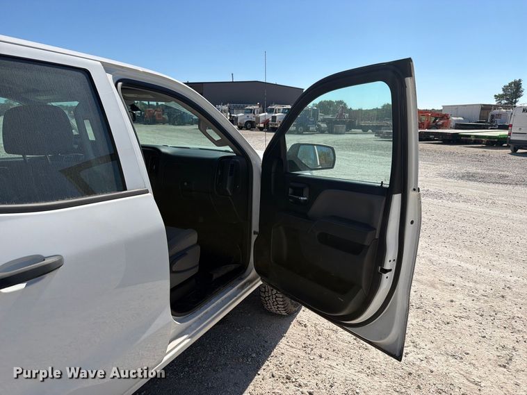 image for item FN2645 2015 GMC Sierra 2500HD Crew Cab pickup truck