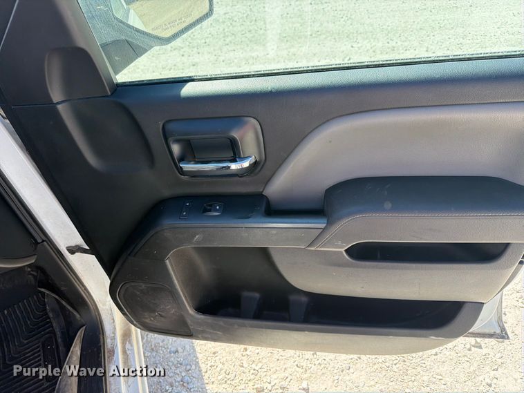 image for item FN2645 2015 GMC Sierra 2500HD Crew Cab pickup truck