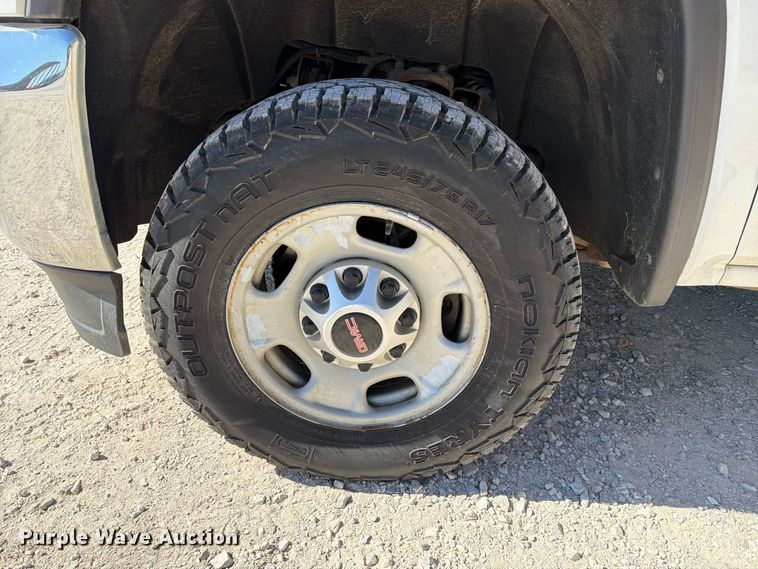 image for item FN2645 2015 GMC Sierra 2500HD Crew Cab pickup truck