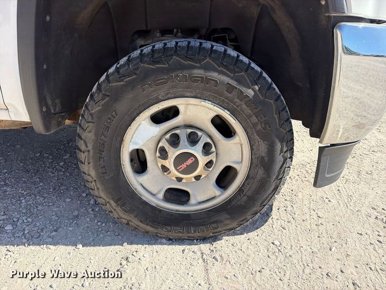 image for item FN2645 2015 GMC Sierra 2500HD Crew Cab pickup truck