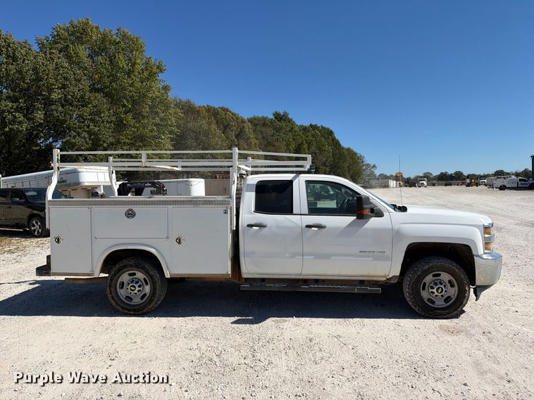 image for item FN2647 2015 Chevrolet Silverado 2500HD Crew Cab utility bed pickup truck