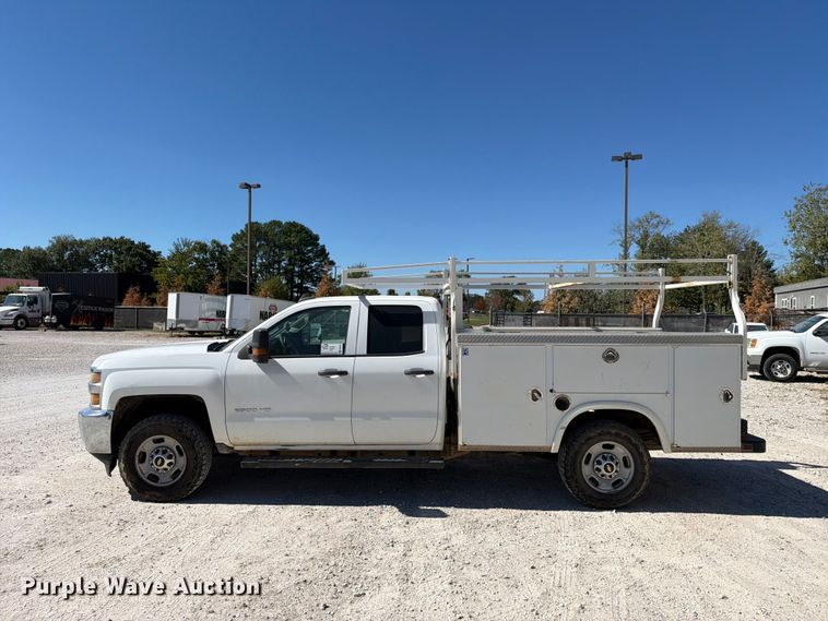 image for item FN2647 2015 Chevrolet Silverado 2500HD Crew Cab utility bed pickup truck