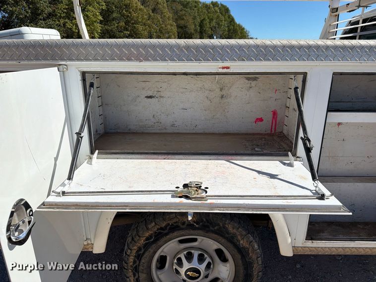 image for item FN2647 2015 Chevrolet Silverado 2500HD Crew Cab utility bed pickup truck