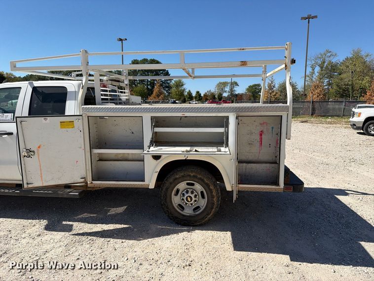 image for item FN2647 2015 Chevrolet Silverado 2500HD Crew Cab utility bed pickup truck