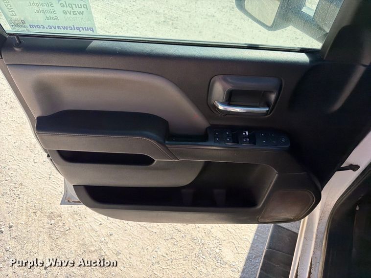 image for item FN2647 2015 Chevrolet Silverado 2500HD Crew Cab utility bed pickup truck