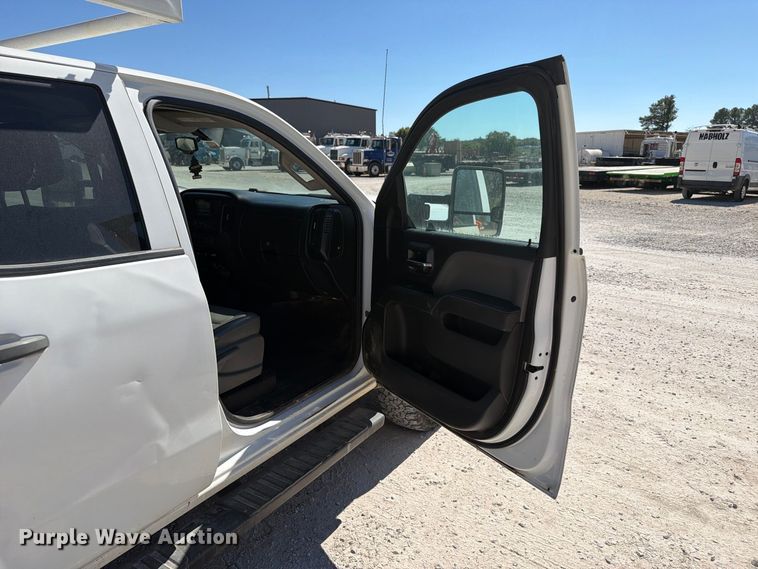 image for item FN2647 2015 Chevrolet Silverado 2500HD Crew Cab utility bed pickup truck