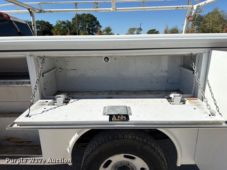 image for item FN2648 2016 GMC Sierra 2500HD Crew Cab utility bed pickup truck