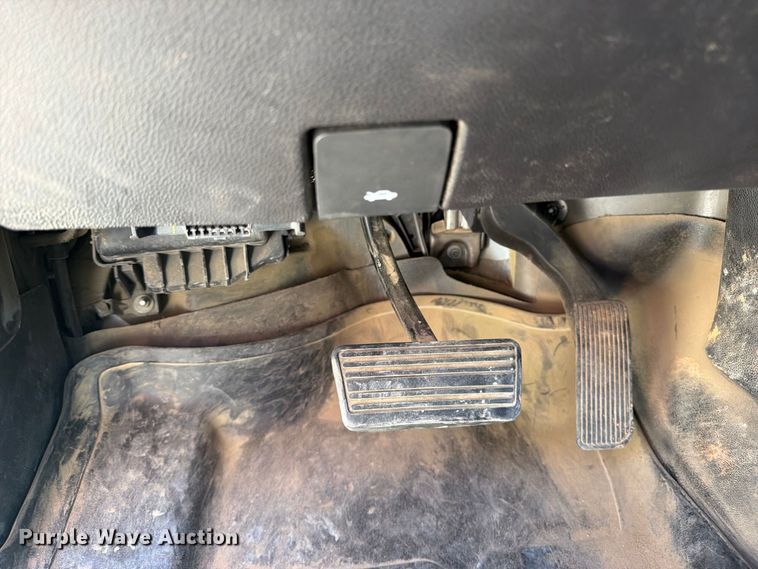 image for item FN2648 2016 GMC Sierra 2500HD Crew Cab utility bed pickup truck