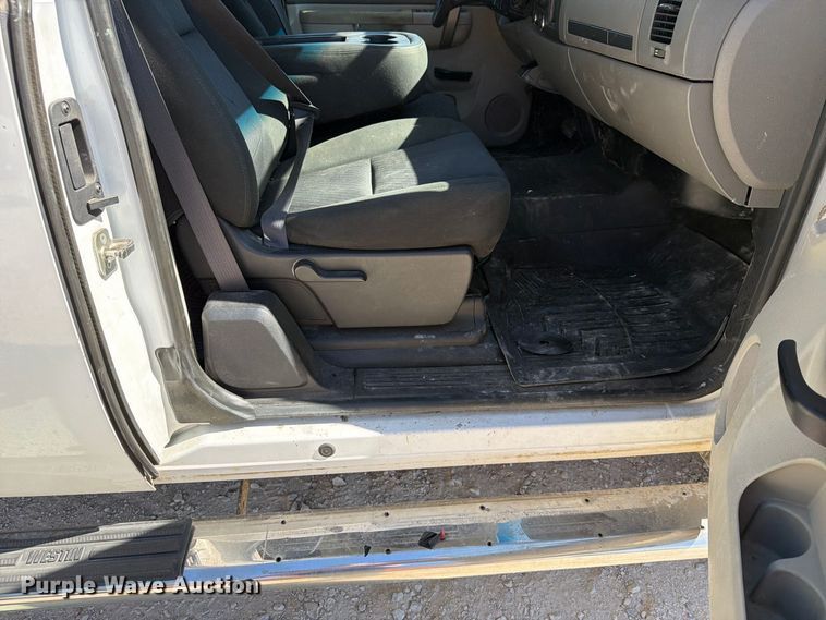 image for item FN2649 2012 GMC Sierra 2500HD Ext. Cab utility bed pickup truck