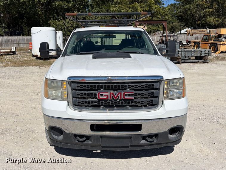 image for item FN2650 2013 GMC Sierra 3500HD Crew Cab utility bed pickup truck