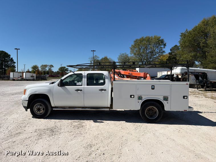 image for item FN2650 2013 GMC Sierra 3500HD Crew Cab utility bed pickup truck