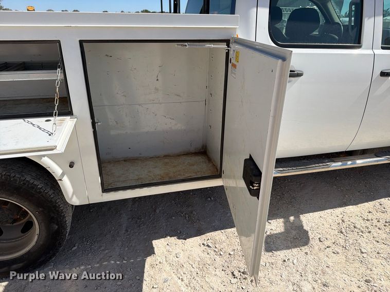 image for item FN2650 2013 GMC Sierra 3500HD Crew Cab utility bed pickup truck