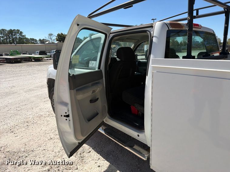 image for item FN2650 2013 GMC Sierra 3500HD Crew Cab utility bed pickup truck