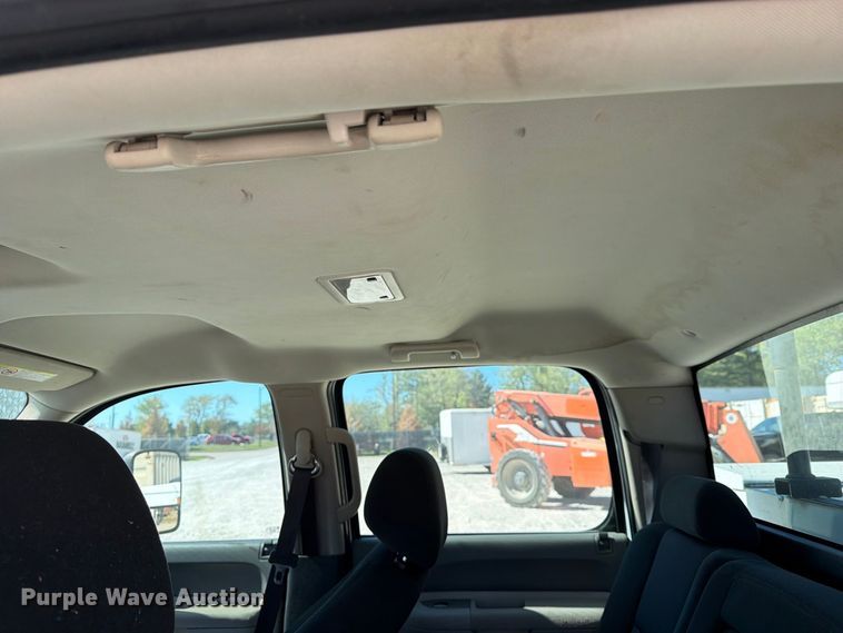 image for item FN2650 2013 GMC Sierra 3500HD Crew Cab utility bed pickup truck