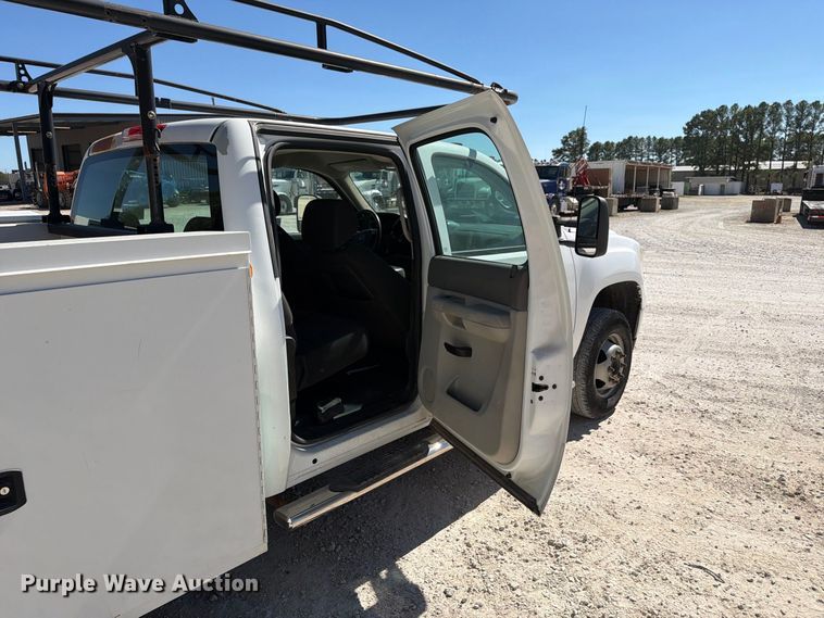image for item FN2650 2013 GMC Sierra 3500HD Crew Cab utility bed pickup truck